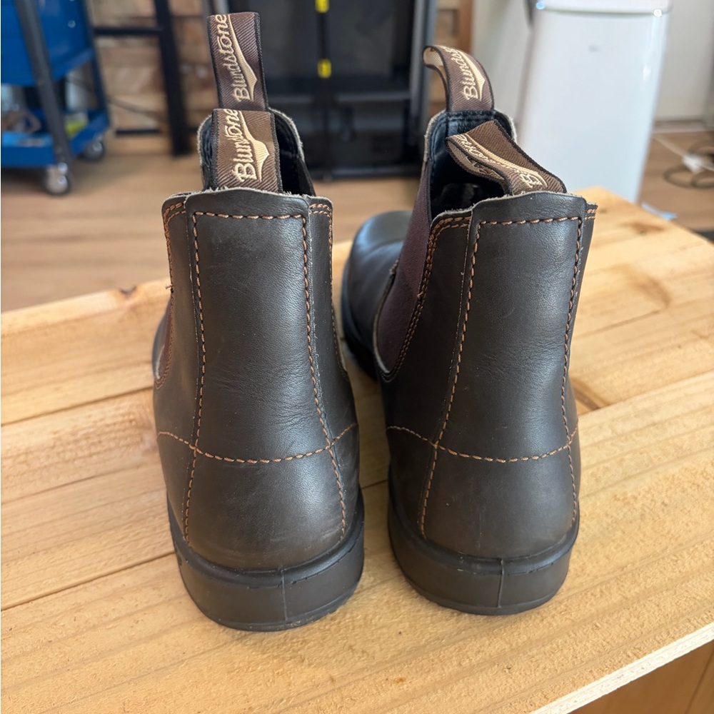 Blundstone Chelsea Boots - Picture 2 of 3